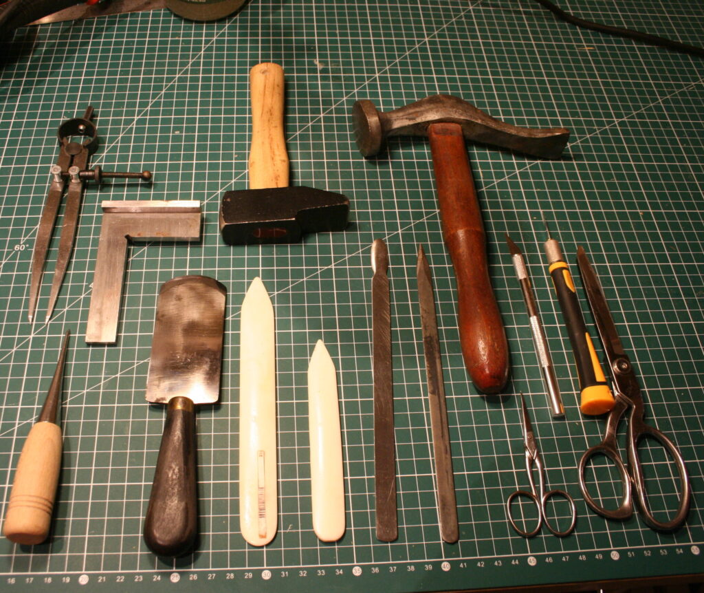 Les outils du relieur